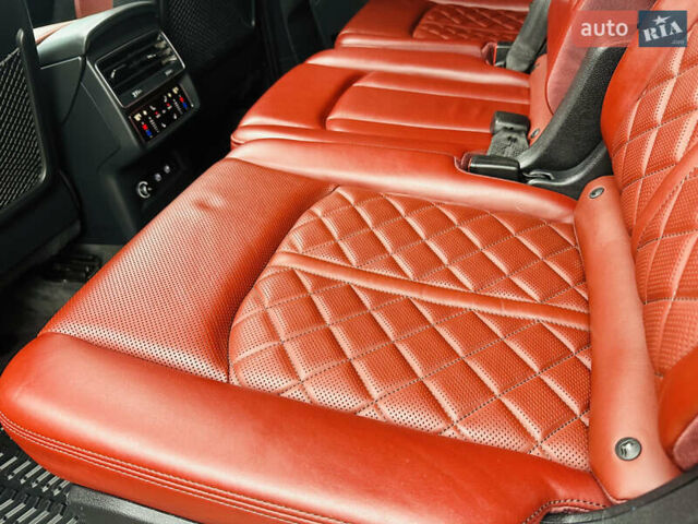 Серый Ауди SQ7, объемом двигателя 4 л и пробегом 111 тыс. км за 64000 $, фото 35 на Automoto.ua