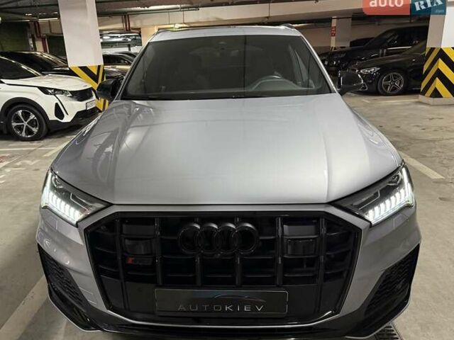 Серый Ауди SQ7, объемом двигателя 4 л и пробегом 90 тыс. км за 68700 $, фото 2 на Automoto.ua