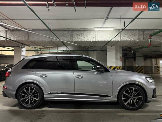 Серый Ауди SQ7, объемом двигателя 4 л и пробегом 90 тыс. км за 68700 $, фото 12 на Automoto.ua