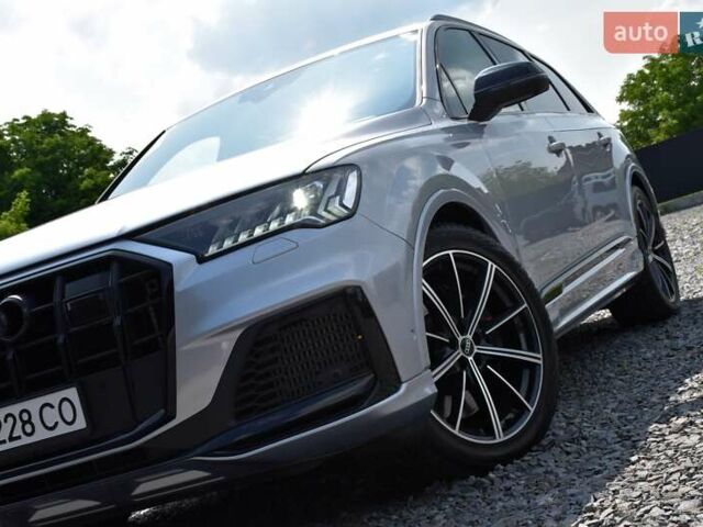Серый Ауди SQ7, объемом двигателя 4 л и пробегом 87 тыс. км за 66000 $, фото 14 на Automoto.ua