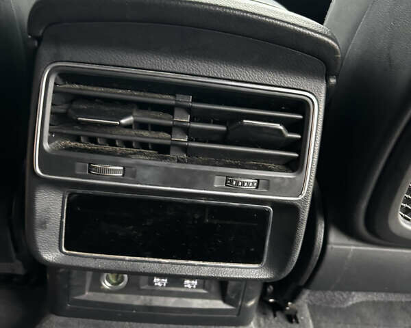 Серый Ауди SQ7, объемом двигателя 4 л и пробегом 78 тыс. км за 42000 $, фото 25 на Automoto.ua