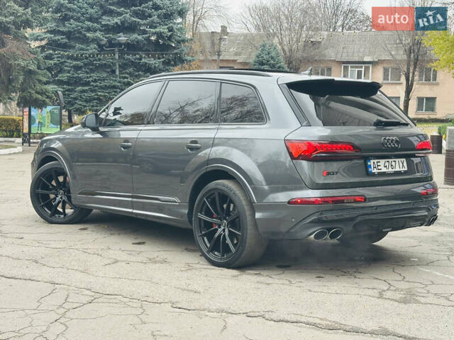 Серый Ауди SQ7, объемом двигателя 4 л и пробегом 111 тыс. км за 64000 $, фото 5 на Automoto.ua