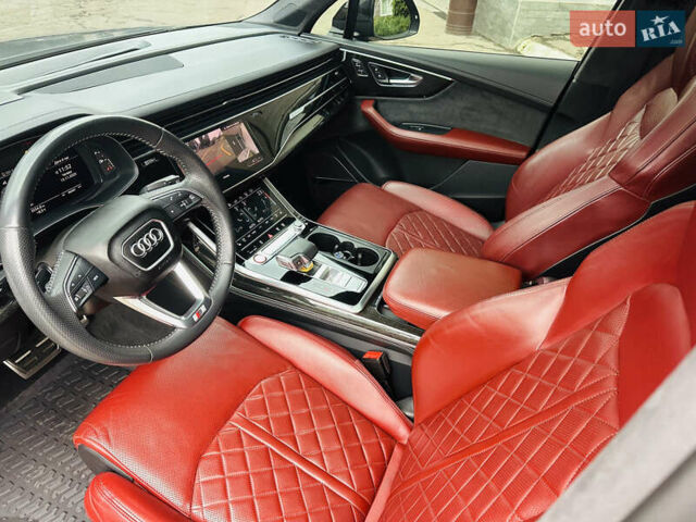 Серый Ауди SQ7, объемом двигателя 4 л и пробегом 111 тыс. км за 64000 $, фото 22 на Automoto.ua