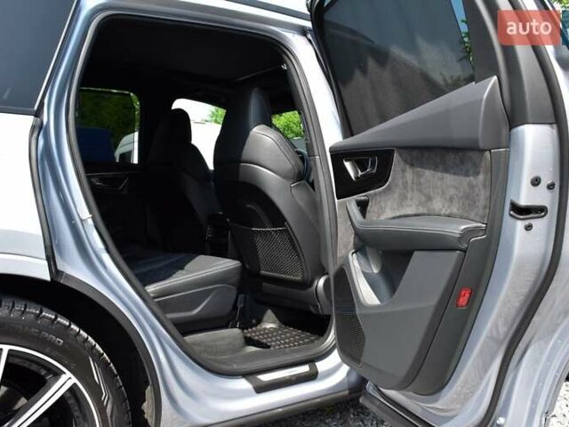Серый Ауди SQ7, объемом двигателя 4 л и пробегом 87 тыс. км за 66000 $, фото 60 на Automoto.ua