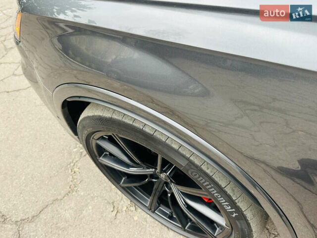 Серый Ауди SQ7, объемом двигателя 4 л и пробегом 111 тыс. км за 64000 $, фото 20 на Automoto.ua