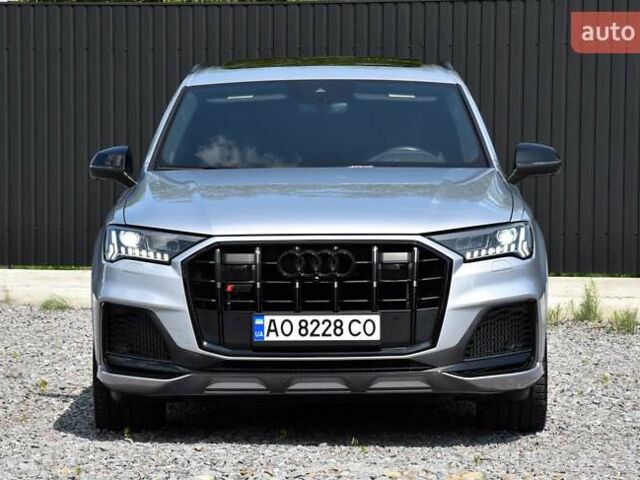 Серый Ауди SQ7, объемом двигателя 4 л и пробегом 87 тыс. км за 66000 $, фото 4 на Automoto.ua
