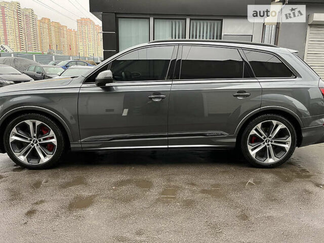 Сірий Ауді SQ7, об'ємом двигуна 4 л та пробігом 53 тис. км за 117000 $, фото 4 на Automoto.ua