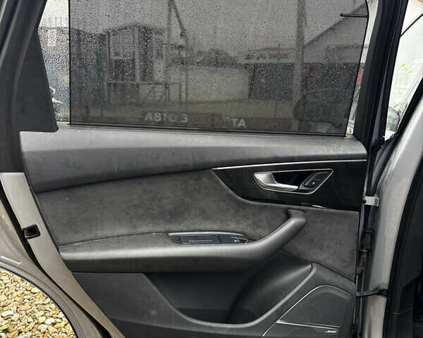 Серый Ауди SQ7, объемом двигателя 4 л и пробегом 78 тыс. км за 42000 $, фото 26 на Automoto.ua