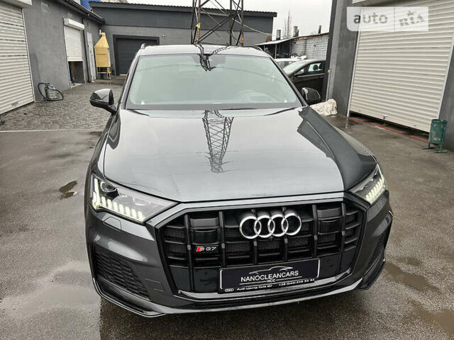 Сірий Ауді SQ7, об'ємом двигуна 4 л та пробігом 53 тис. км за 117000 $, фото 61 на Automoto.ua