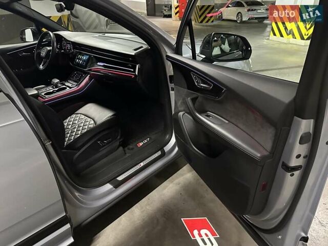 Серый Ауди SQ7, объемом двигателя 4 л и пробегом 90 тыс. км за 68700 $, фото 83 на Automoto.ua