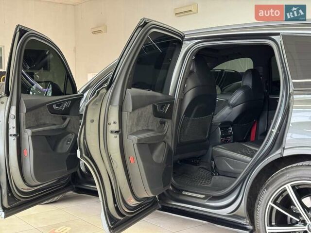Сірий Ауді SQ7, об'ємом двигуна 4 л та пробігом 66 тис. км за 66000 $, фото 31 на Automoto.ua