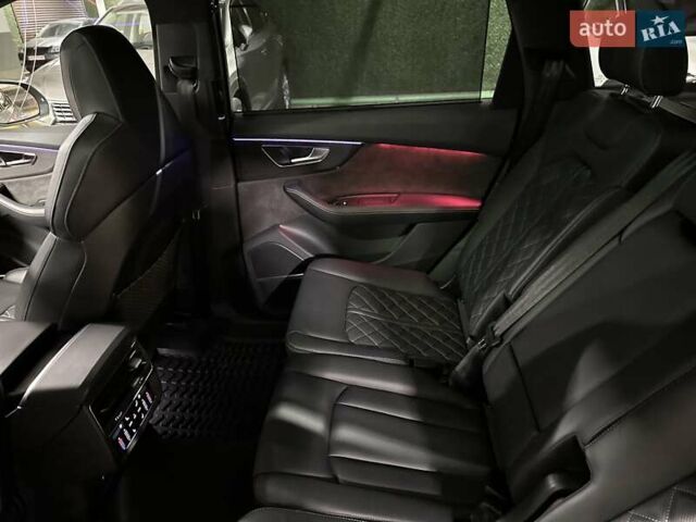 Серый Ауди SQ7, объемом двигателя 4 л и пробегом 90 тыс. км за 68700 $, фото 73 на Automoto.ua
