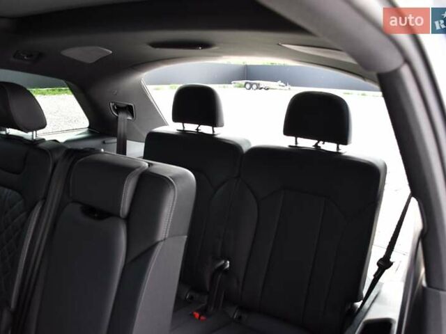 Серый Ауди SQ7, объемом двигателя 4 л и пробегом 87 тыс. км за 66000 $, фото 73 на Automoto.ua