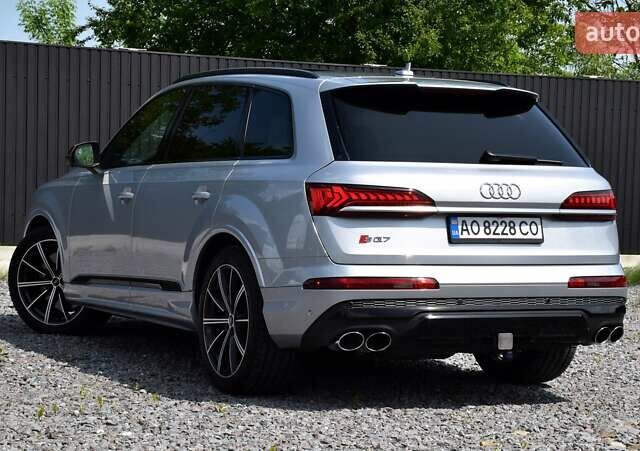 Серый Ауди SQ7, объемом двигателя 4 л и пробегом 87 тыс. км за 66000 $, фото 10 на Automoto.ua