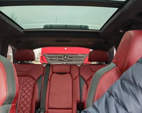 Сірий Ауді SQ7, об'ємом двигуна 4 л та пробігом 72 тис. км за 68000 $, фото 19 на Automoto.ua