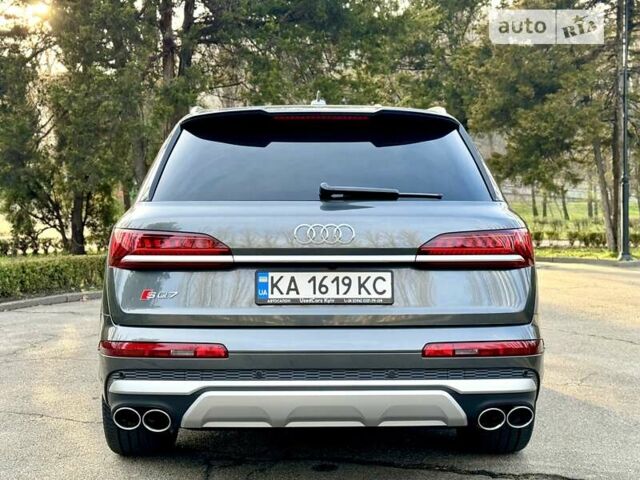 Сірий Ауді SQ7, об'ємом двигуна 4 л та пробігом 99 тис. км за 84500 $, фото 25 на Automoto.ua