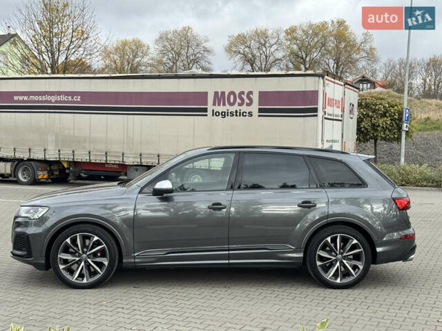 Сірий Ауді SQ7, об'ємом двигуна 4 л та пробігом 113 тис. км за 71900 $, фото 3 на Automoto.ua