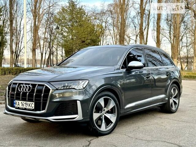 Серый Ауди SQ7, объемом двигателя 4 л и пробегом 99 тыс. км за 84500 $, фото 5 на Automoto.ua