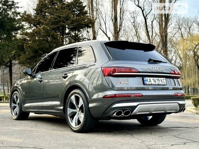 Сірий Ауді SQ7, об'ємом двигуна 4 л та пробігом 99 тис. км за 84500 $, фото 27 на Automoto.ua