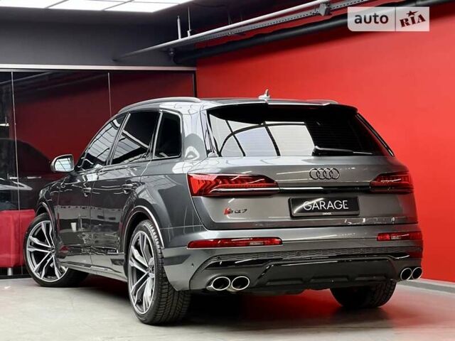 Сірий Ауді SQ7, об'ємом двигуна 4 л та пробігом 69 тис. км за 84700 $, фото 28 на Automoto.ua