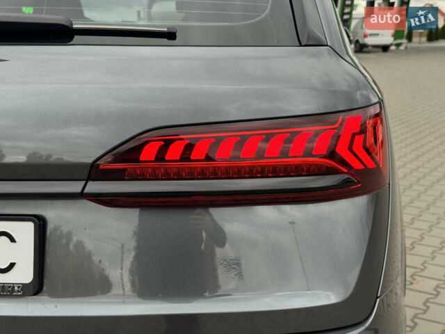 Сірий Ауді SQ7, об'ємом двигуна 4 л та пробігом 113 тис. км за 71900 $, фото 22 на Automoto.ua
