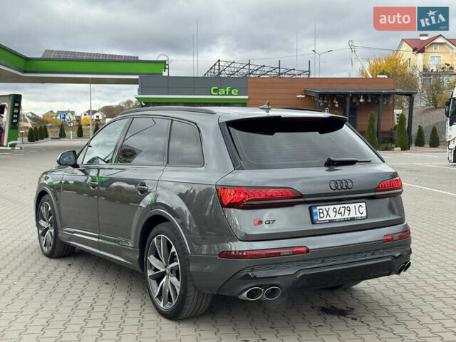 Сірий Ауді SQ7, об'ємом двигуна 4 л та пробігом 113 тис. км за 71900 $, фото 5 на Automoto.ua