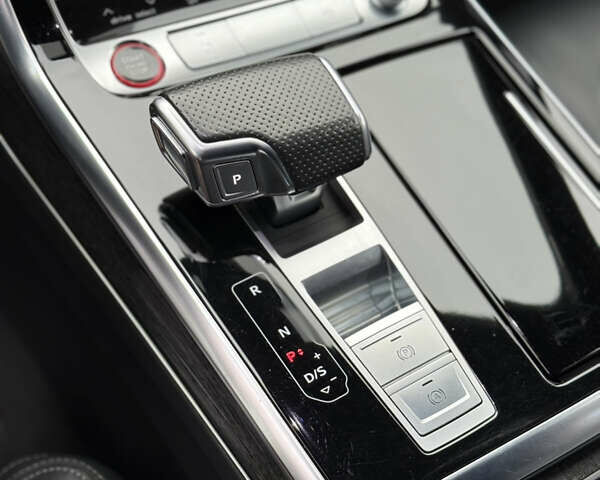 Серый Ауди SQ7, объемом двигателя 4 л и пробегом 114 тыс. км за 64900 $, фото 11 на Automoto.ua