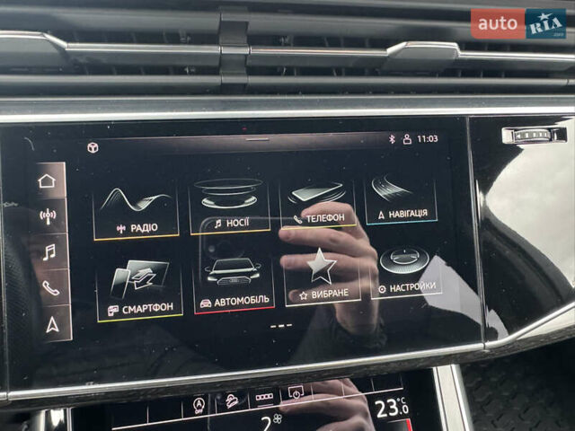 Сірий Ауді SQ7, об'ємом двигуна 4 л та пробігом 113 тис. км за 71900 $, фото 53 на Automoto.ua