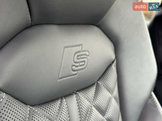 Сірий Ауді SQ7, об'ємом двигуна 4 л та пробігом 113 тис. км за 71900 $, фото 42 на Automoto.ua