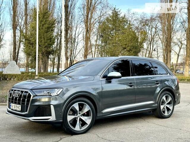 Серый Ауди SQ7, объемом двигателя 4 л и пробегом 99 тыс. км за 84500 $, фото 3 на Automoto.ua