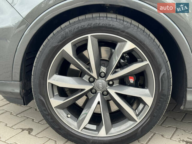 Сірий Ауді SQ7, об'ємом двигуна 4 л та пробігом 113 тис. км за 71900 $, фото 17 на Automoto.ua