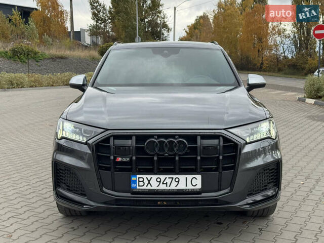 Сірий Ауді SQ7, об'ємом двигуна 4 л та пробігом 113 тис. км за 71900 $, фото 11 на Automoto.ua
