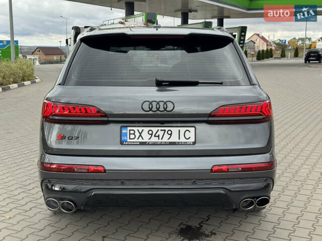 Сірий Ауді SQ7, об'ємом двигуна 4 л та пробігом 113 тис. км за 71900 $, фото 6 на Automoto.ua