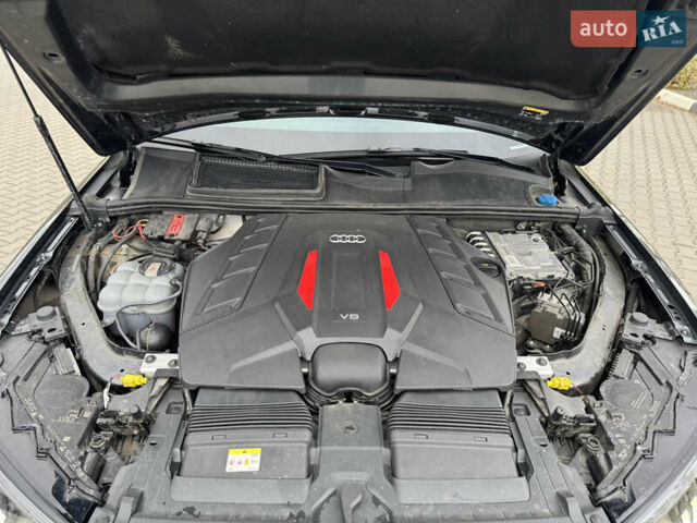 Сірий Ауді SQ7, об'ємом двигуна 4 л та пробігом 113 тис. км за 71900 $, фото 55 на Automoto.ua