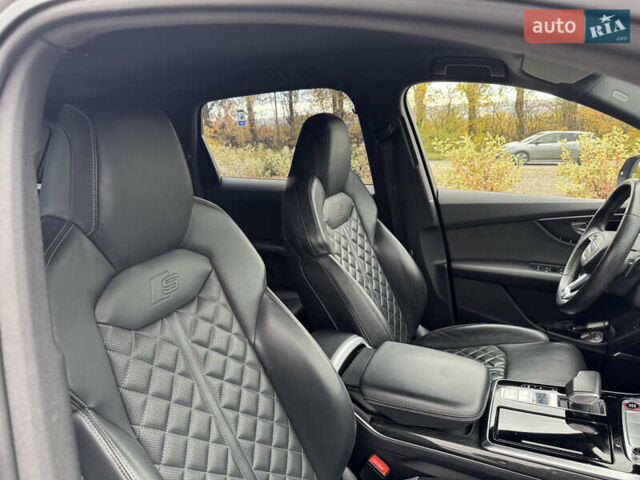 Сірий Ауді SQ7, об'ємом двигуна 4 л та пробігом 113 тис. км за 71900 $, фото 41 на Automoto.ua