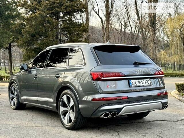 Сірий Ауді SQ7, об'ємом двигуна 4 л та пробігом 99 тис. км за 84500 $, фото 22 на Automoto.ua