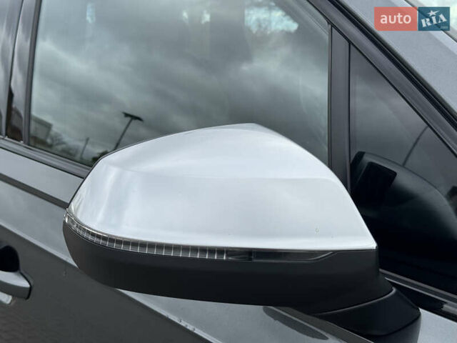 Сірий Ауді SQ7, об'ємом двигуна 4 л та пробігом 113 тис. км за 71900 $, фото 15 на Automoto.ua