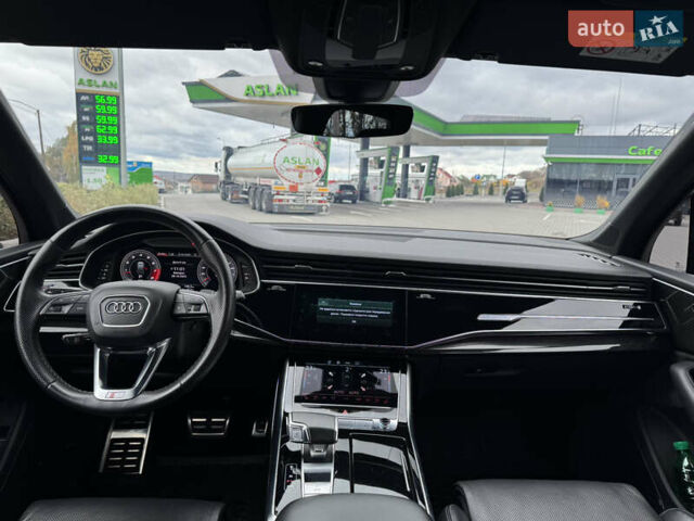 Сірий Ауді SQ7, об'ємом двигуна 4 л та пробігом 113 тис. км за 71900 $, фото 36 на Automoto.ua