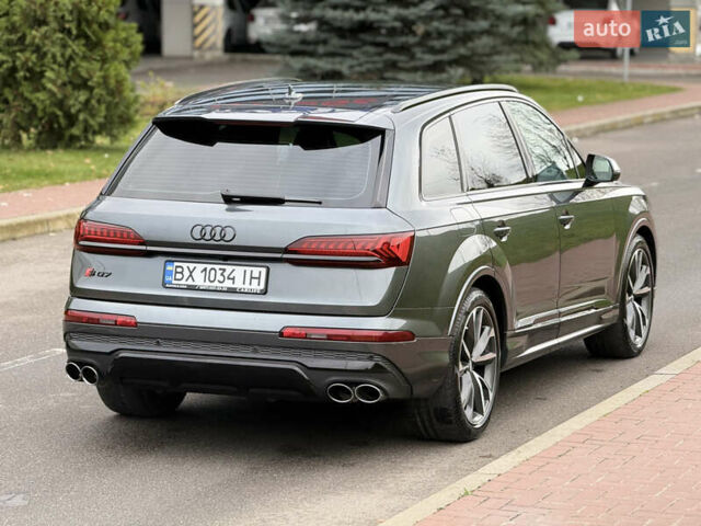 Серый Ауди SQ7, объемом двигателя 4 л и пробегом 114 тыс. км за 64900 $, фото 4 на Automoto.ua