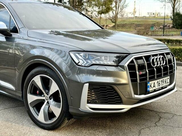 Сірий Ауді SQ7, об'ємом двигуна 4 л та пробігом 99 тис. км за 84500 $, фото 16 на Automoto.ua