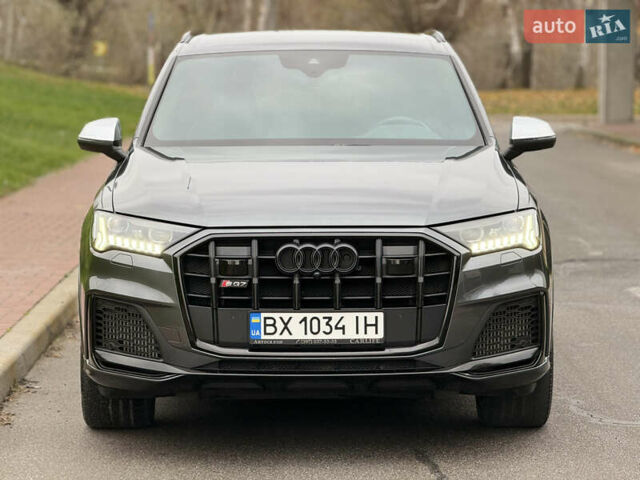 Серый Ауди SQ7, объемом двигателя 4 л и пробегом 114 тыс. км за 64900 $, фото 1 на Automoto.ua