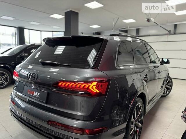 Сірий Ауді SQ7, об'ємом двигуна 4 л та пробігом 74 тис. км за 85500 $, фото 25 на Automoto.ua