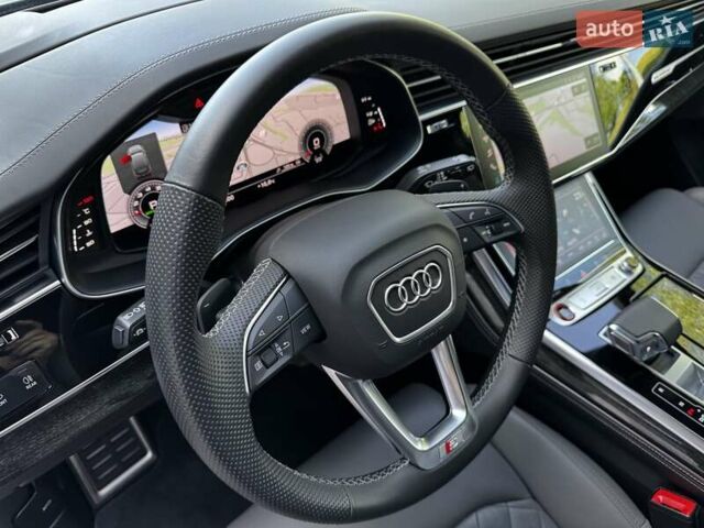 Сірий Ауді SQ7, об'ємом двигуна 4 л та пробігом 65 тис. км за 89900 $, фото 58 на Automoto.ua