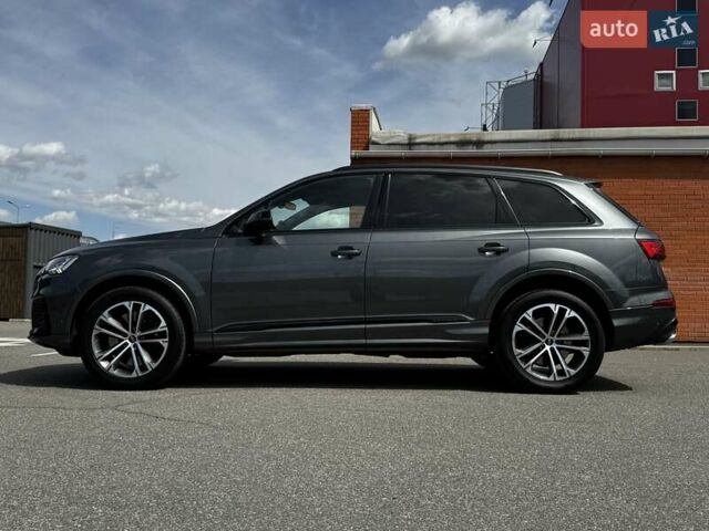 Сірий Ауді SQ7, об'ємом двигуна 4 л та пробігом 65 тис. км за 89900 $, фото 18 на Automoto.ua