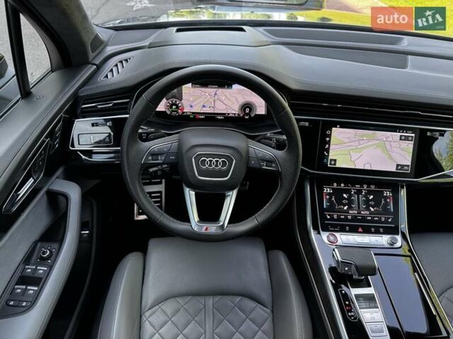 Сірий Ауді SQ7, об'ємом двигуна 4 л та пробігом 65 тис. км за 89900 $, фото 64 на Automoto.ua