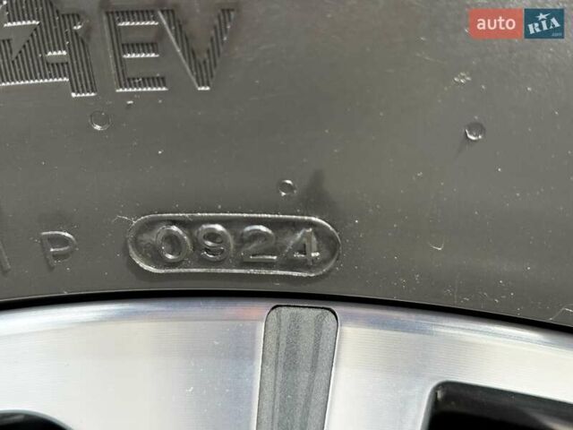 Серый Ауди SQ7, объемом двигателя 4 л и пробегом 65 тыс. км за 92700 $, фото 17 на Automoto.ua