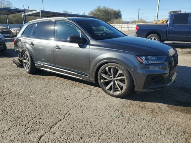 Сірий Ауді SQ7, об'ємом двигуна 4 л та пробігом 27 тис. км за 53000 $, фото 2 на Automoto.ua