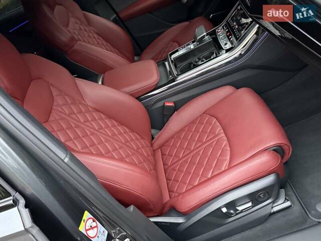 Серый Ауди SQ7, объемом двигателя 4 л и пробегом 24 тыс. км за 112950 $, фото 98 на Automoto.ua