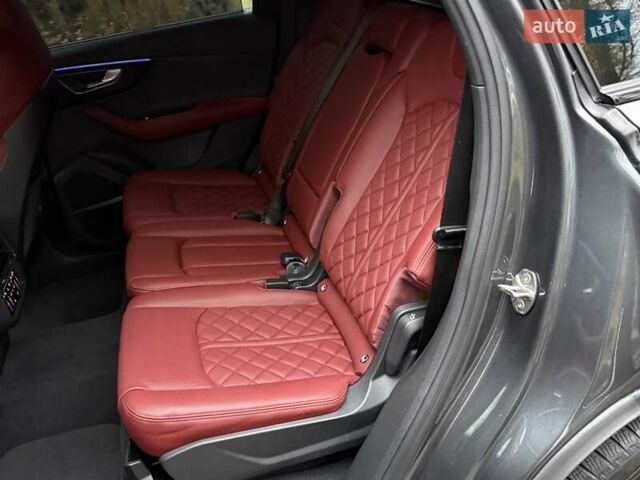 Серый Ауди SQ7, объемом двигателя 4 л и пробегом 24 тыс. км за 112950 $, фото 76 на Automoto.ua