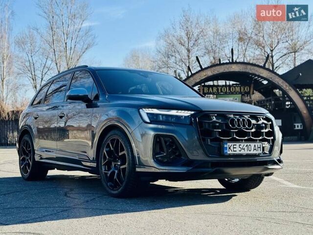 Сірий Ауді SQ7, об'ємом двигуна 4 л та пробігом 11 тис. км за 97500 $, фото 25 на Automoto.ua